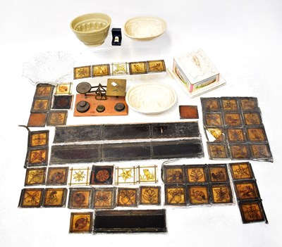 Lot 342 - A collectors' lot comprising various stained...