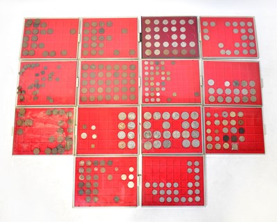 Lot 995 - Fourteen lined collectors' trays containing a...
