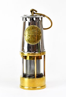 Lot 336 - PROTECTOR LAMP & LIGHTING CO LTD; a Type MG 40...