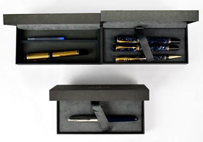 Lot 357 - PARKER; a boxed fountain pen with 18ct gold...