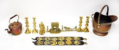 Lot 859 - A mixed lot of metalware including a copper...