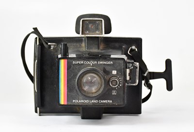 Lot 635 - A vintage Polaroid Super Colour Swinger Land...