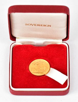 Lot 925 - An Elizabeth II full sovereign, 1958, in...