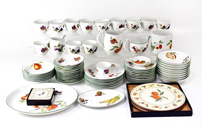Lot 255 - ROYAL WORCESTER; a quantity of 'Evesham' and...