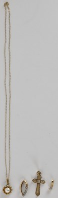 Lot 1459 - A group of 9ct gold jewellery comprising a 9ct...