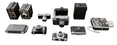 Lot 443 - A quantity of cameras including Falcon Minicam...