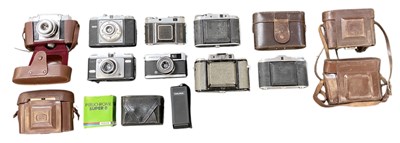 Lot 445 - A quantity of cameras and photography...