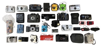 Lot 454 - A quantity of cameras including Ansco Clipper,...