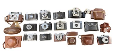 Lot 433 - A quantity of cameras including Ferrania-F-1-9,...