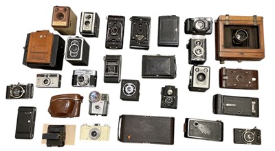 Lot 428 - A large group of cameras and SLRs including...