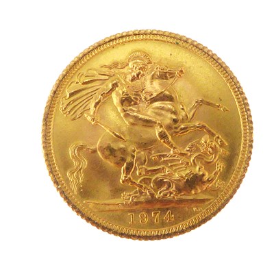 Lot 936 - An Elizabeth II 1974 sovereign, George &...