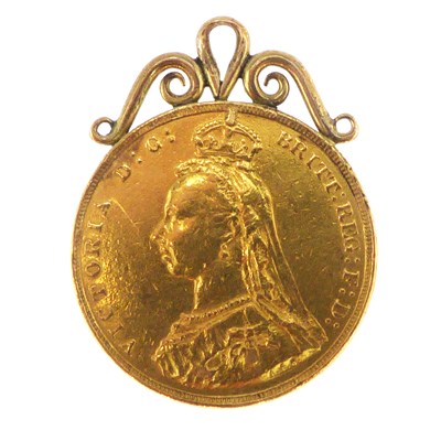 Lot 923 - A Victorian 1887 sovereign, Jubilee head,...