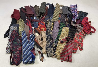 Lot 157 - A collection of Gentleman's ties including...