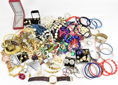 Lot 1240 - A large quantity of mixed vintage and modern...