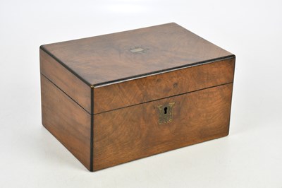 Lot 2352 - A Victorian walnut jewellery box with silk...
