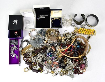 Lot 1135 - A quantity of mainly metallic costume...