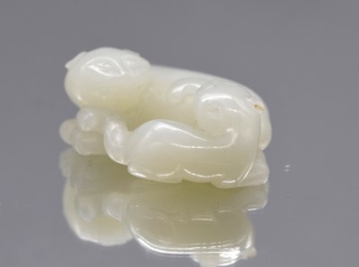 Lot 120 - A fine 18th/19th century Chinese carved mutton...