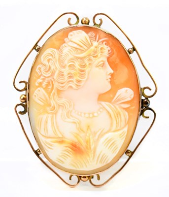 Lot 1472 - A Victorian 9ct mounted carved cameo brooch,...