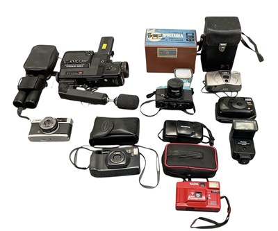 Lot 423 - A quantity of cameras, lenses and photography...