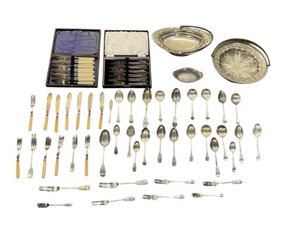 Lot 1017 - A small quantity of silver plated items,...