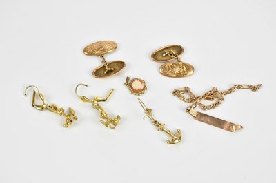 Lot 11 - A 9ct yellow gold identity bracelet (af), pair...