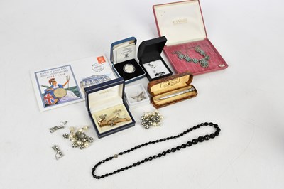 Lot 428 - A 9ct gold tie clip, approximate weight 1.6g,...