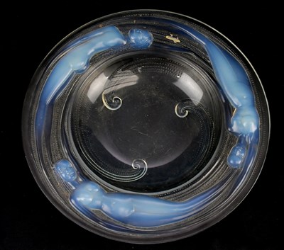 Lot 192 - A VERLYS; a French Art Deco opalescent and...