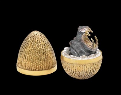 Lot 490 - STUART DEVLIN; an Elizabeth II hallmarked...