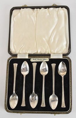 Lot 1186 - ANGORA SILVER PLATE CO; a cased set of George...