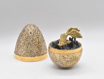 Lot 491 - STUART DEVLIN; an Elizabeth II hallmarked...