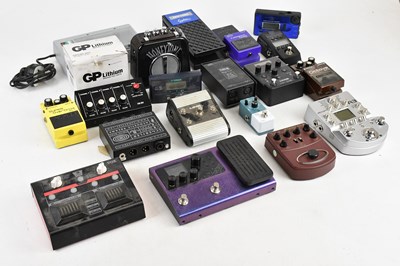 Lot 1053 - A collection of guitar effects pedals...