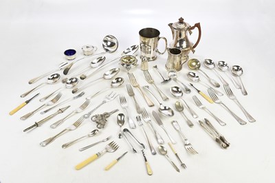 Lot 1011 - A small quantity of assorted silver plate...