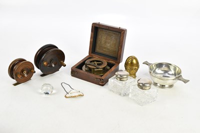 Lot 2374 - A small group of collectors' items, including...
