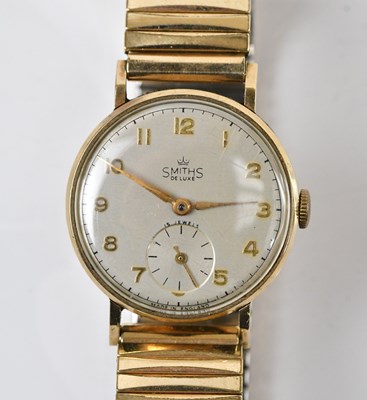 Lot 590 - SMITHS; a 9ct yellow gold cased gentleman's...