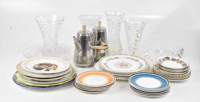 Lot 1678 - A mixed collection of plates, including Susie...