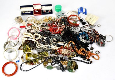 Lot 970 - A quantity of costume jewellery, to include...