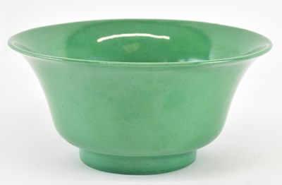 Lot 780 - A Chinese Qing dynasty green glazed bowl,...