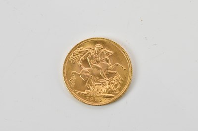 Lot 1492 - A George V full sovereign, 1915.