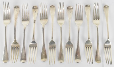 Lot 1049 - HUNT & ROSKELL LTD; a set of six George V...