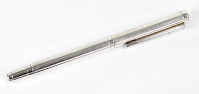 Lot 354 - DOUGLAS PELL; an Elizabeth II hallmarked...