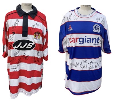 Lot 483 - A 2002/04 signed Wigan Rugby League shirt,...