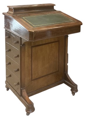 Lot 73 - An early 20th century mahogany and inlaid...