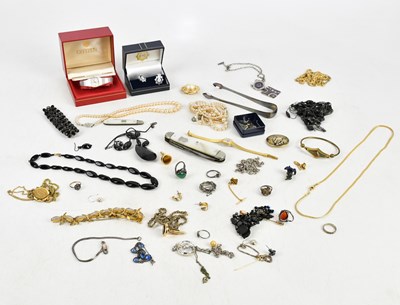 Lot 486 - Assorted costume jewellery, including a lady's...