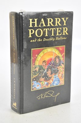 Lot 1803 - ROWLING (J.K), HARRY POTTER AND THE DEATHLY...