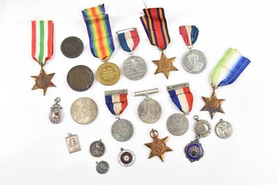 Lot 2454 - A WWI Victory Medal awarded to 76096 Gunner G...