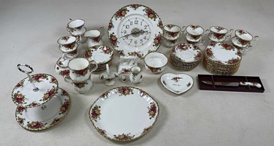 Lot 215 - ROYAL ALBERT; a teaset and other items in 'Old...