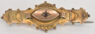 Lot 1552 - A Victorian 9ct yellow gold garnet set...