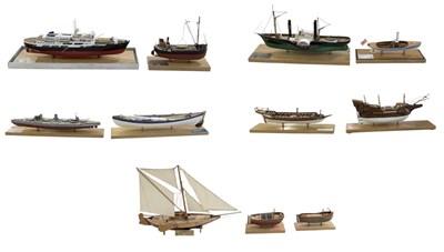 Lot 364 - A modern kit built 1:100 scale boat, 'Paddle...