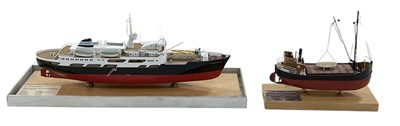 Lot 391 - A modern kit built 1:100 scale boat, 'Steam...