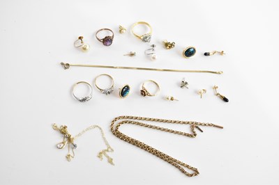 Lot 4 - A small group of 9ct yellow gold and yellow...